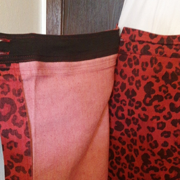 Iron Fist Red Flag Skirt❤🖤 - Picture 7 of 14